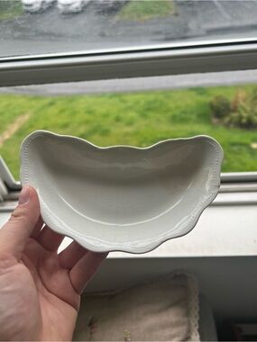 White Decorative Scalloped Ceramic Dish
